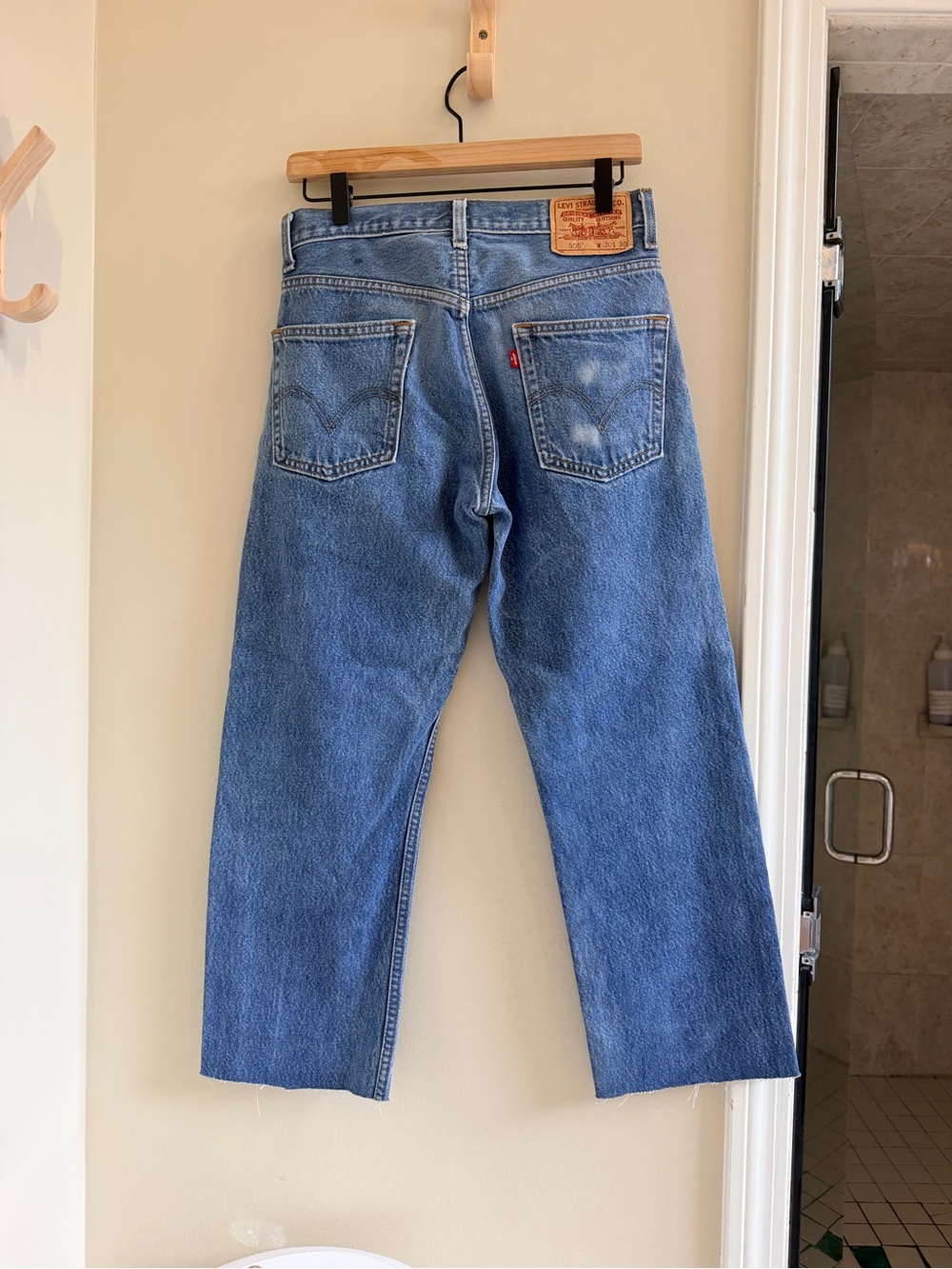 Y2K-era / late-2000s Levi’s 505 straight leg unisex mens/womens blue jeans